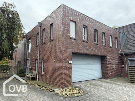 Außenansicht Anbau - Garage