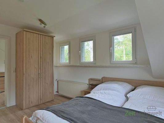 Kleiderschrank im Schlafzimmer