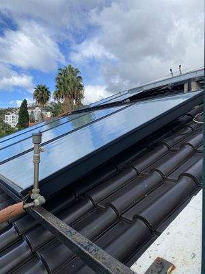 Solar-Thermi auf dem Dach