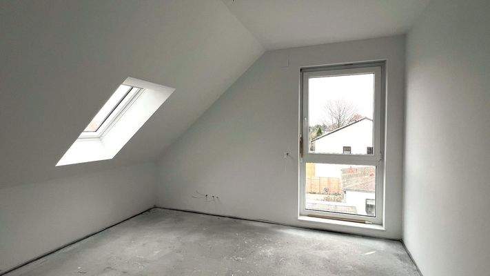 wohnliches DG mit weitem Blick