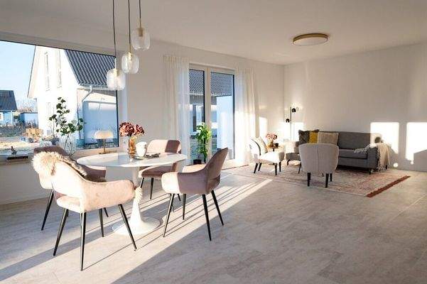 Offener Wohn- und Essbereich