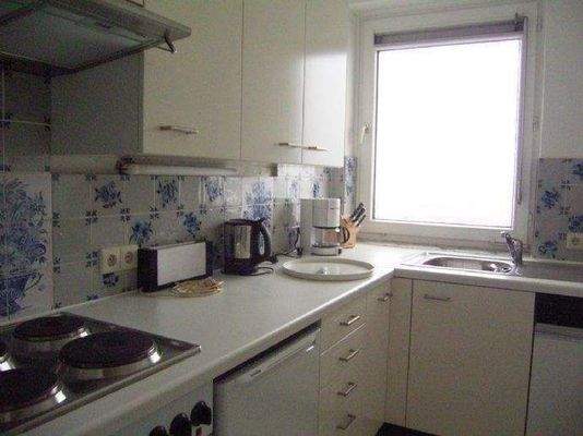 Einbauküche mit Geschirrspüler