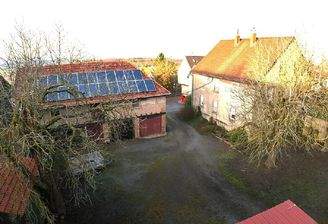 Wohnhaus, Scheune und Innenhof