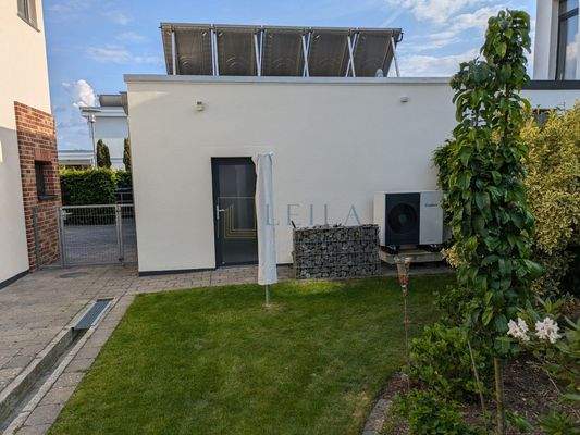 Außenansicht auf Wärmepumpe