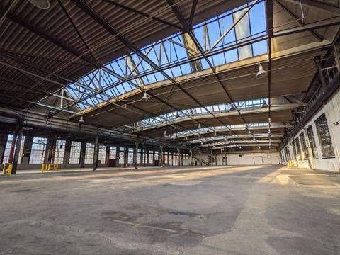 Berlin Halle, Berlin Hallenfläche