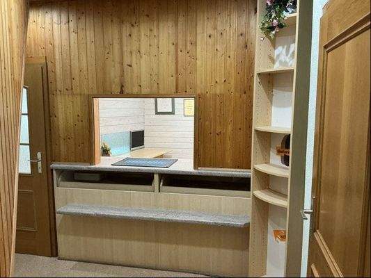 Werkstatt mit Annahme