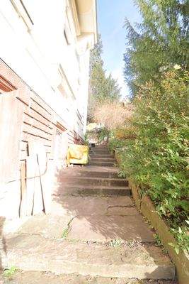 Zugangstreppe zum Hauseingang 