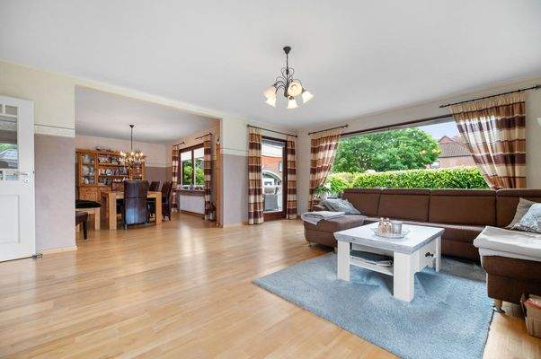 Wohn- und Esszimmer II