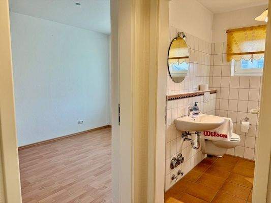 Schlafzimmer und Bad