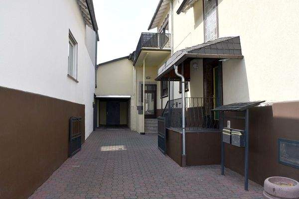 Innenhof, weitere Zugänge.JPG