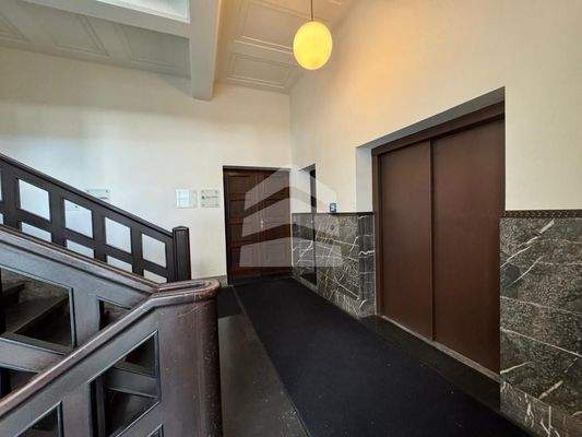 Aufzug Treppenhaus B