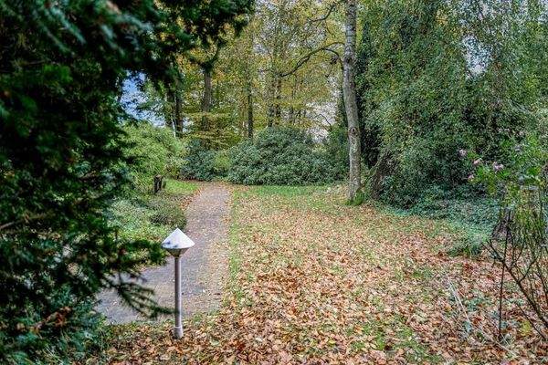 Seitenansicht links 08 Zugang