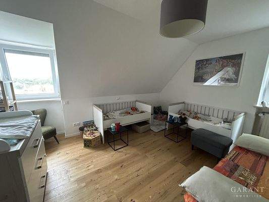 Großes Schlafzimmer