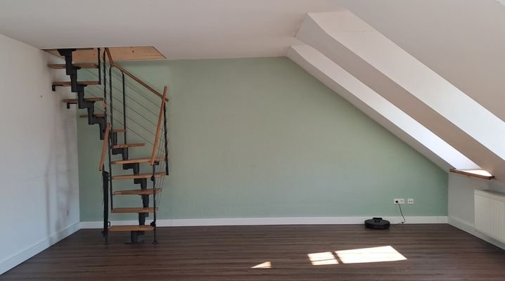 Wohnzimmer Aufgang Spitzboden