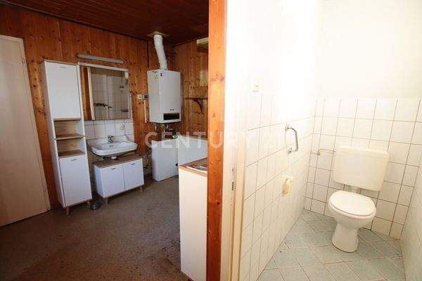 Badezimmer 1. Wohneinheit