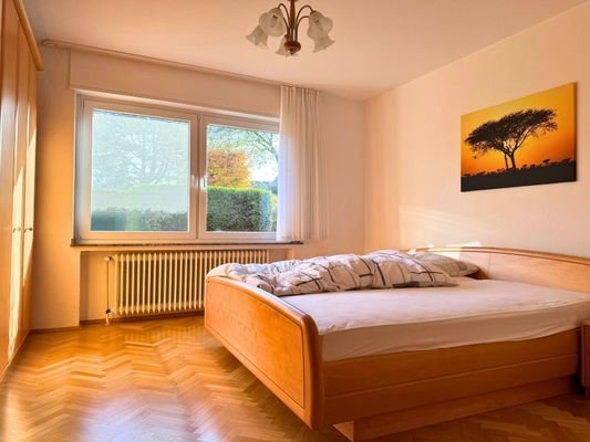 Schlafzimmer (EG)