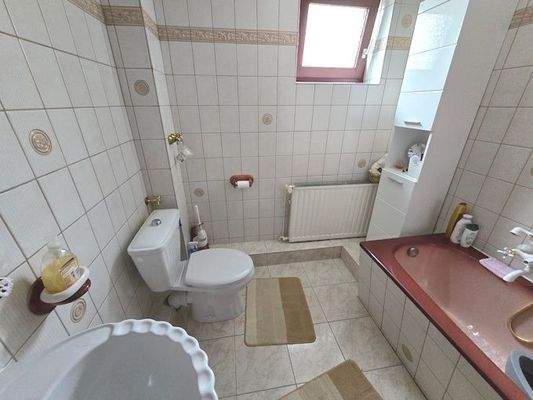 EG Badezimmer Bild 3.jpg