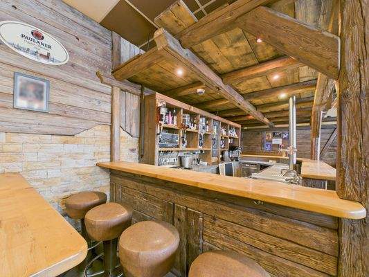 CAM03694G0-PR0042-STILL022