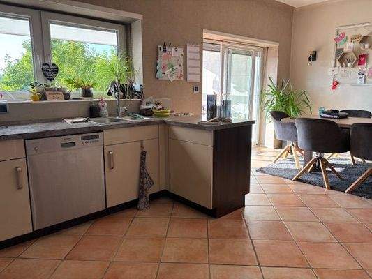 Küche mit Esszimmer