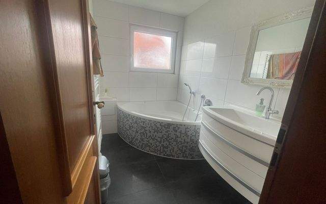 2 Bad Zimmer in Esslingen zu vermieten möbliert Wohnen auf Zeit urbanbnb 1.jpeg