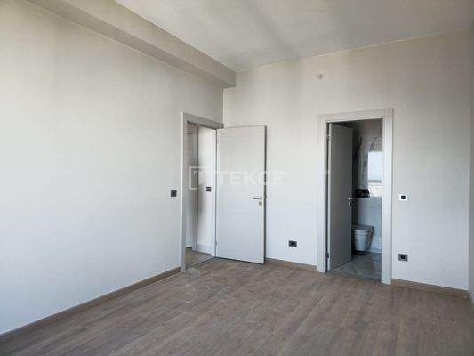 Apartment in a Well-Equipped Complex in Kartal, Istanbul