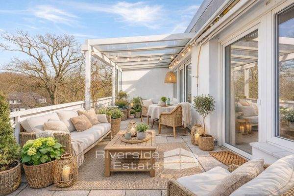 Balkon (neu eingerichtet mit KI)