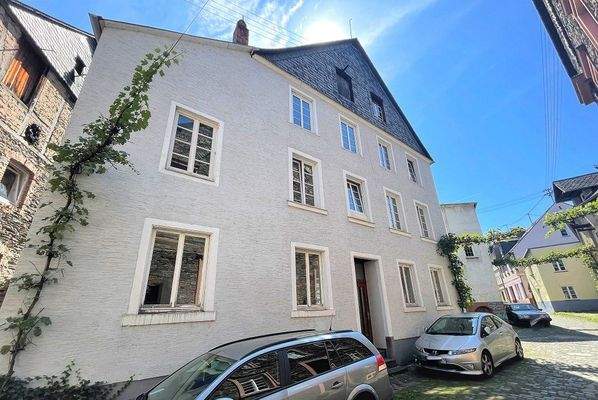 Haus von der Seite (Eckhaus) 