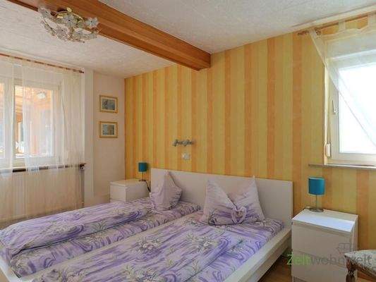 Blick ins Schlafzimmer