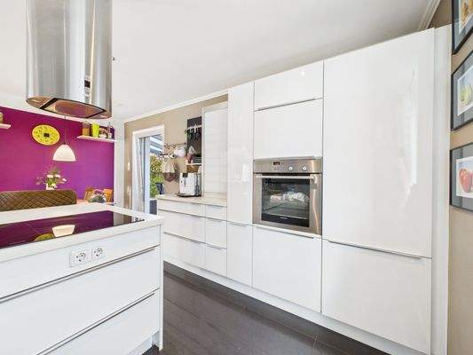 EG - Küche mit moderner Einbauküche