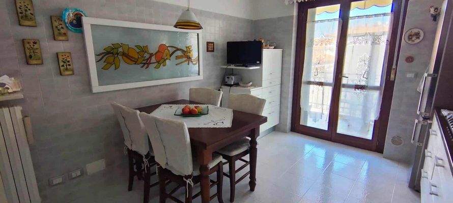 schönes Penthouse im Zentrum von Grado mit Terrasse und Parkplatz