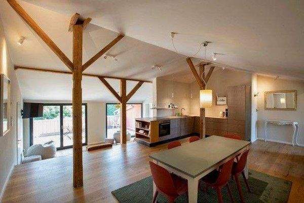 Wohnküche mit Blick zur Loggia