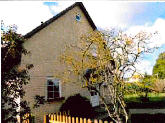 Giebel und Hauseingang.png