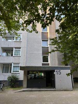 Wohngebäude mit Balkonen