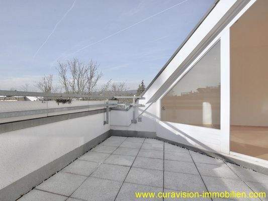 21-Schlafen Eltern - Dachterrasse.jpeg