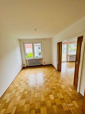 Esszimmer mit Glasschiebetür