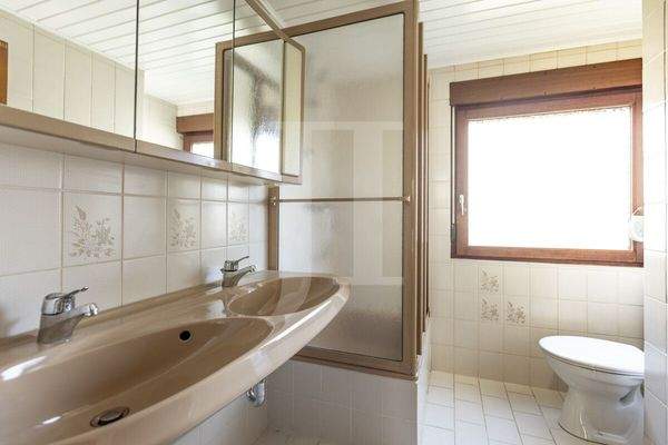 Badezimmer im Erdgeschoss