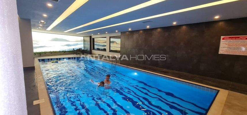 Apartments with Pool and Parking near the Beach in Alanya