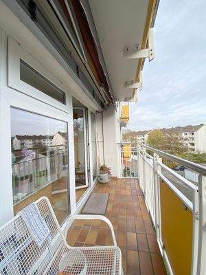 Balkon mit Markise_03.JPG