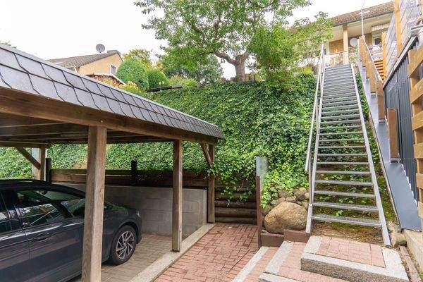 Aufgang zum Garten/Immobilie