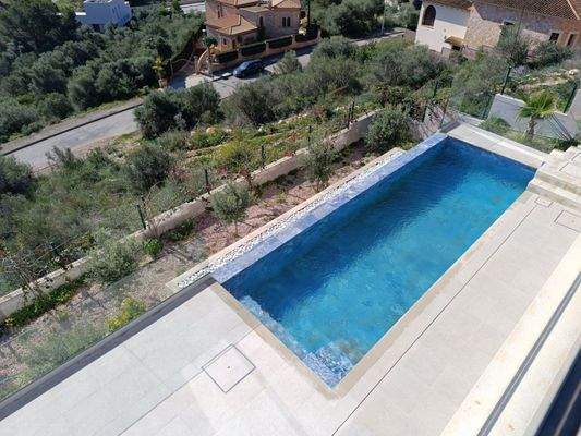 Hausansicht vom Pool