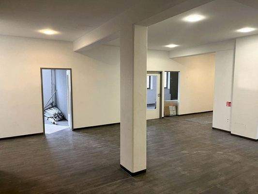 Flur EG rechte Seite