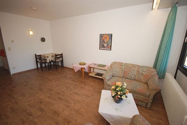 1-Zimmer-Ferienwohnung-106-004-Innen-wz4.jpg