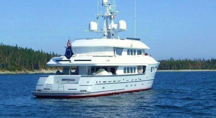 Besucher aus aller Welt in der Bucht