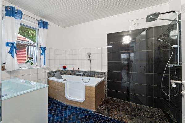 Bad - Patrick Pfeiffer Immobilien