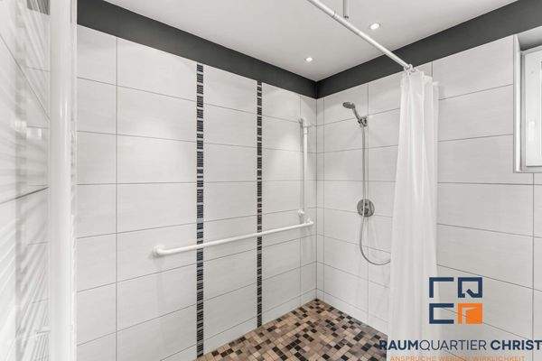 behindert gerechtes Badezimmer