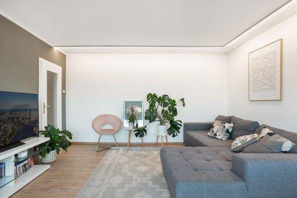 heller Wohn- und Essbereich