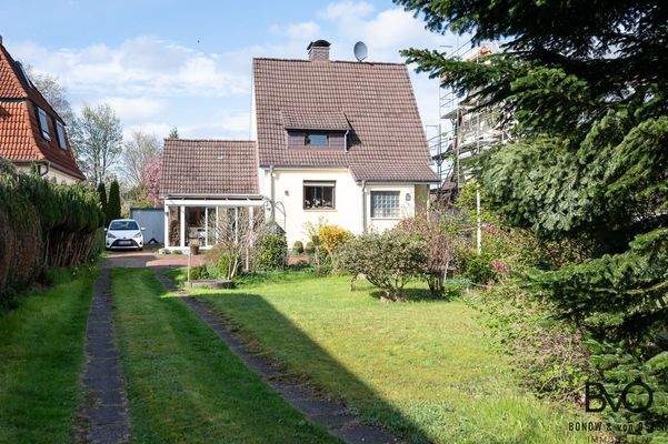 Blick zum Nachbarhaus