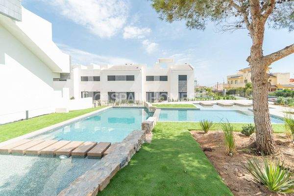 Stylish Flats Close to Amenities in Torrevieja Los Altos