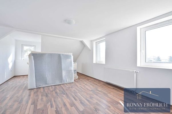 Schlafzimmer 2 1-3