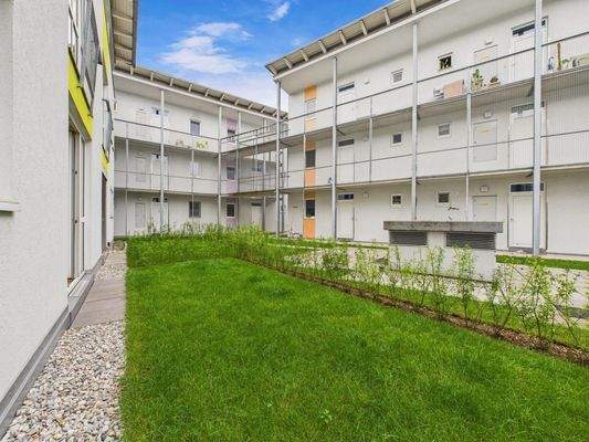 CAM04191G0-PR0057-STILL010